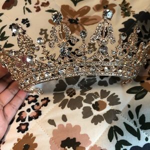 Beautiful rose gold crown